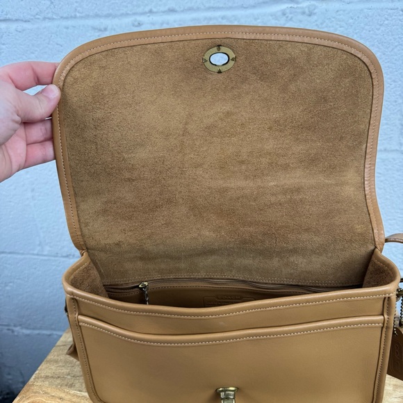 Coach Vintage City Bag | Butterscotch Glove-Tanned Crossbody - Picture 14 of 16